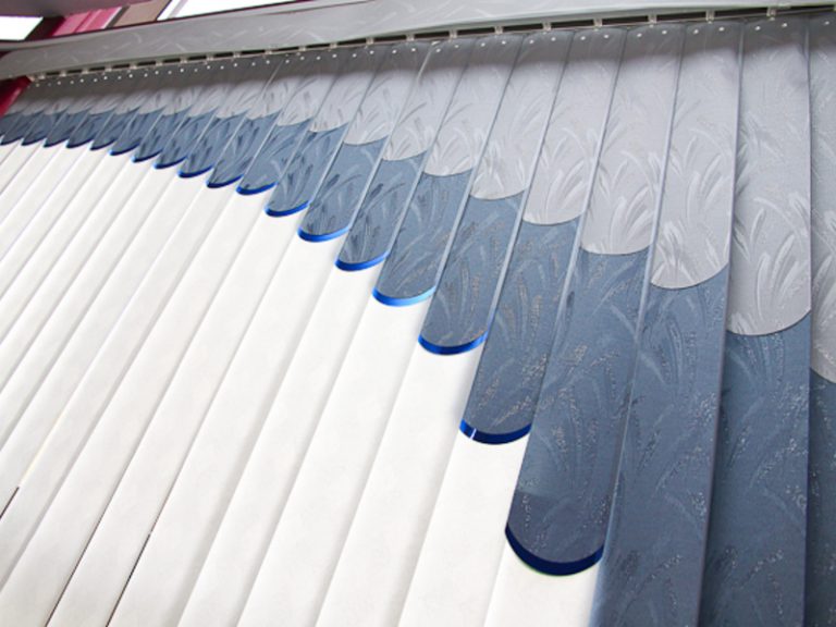 Вертикальные пластиковые жалюзи